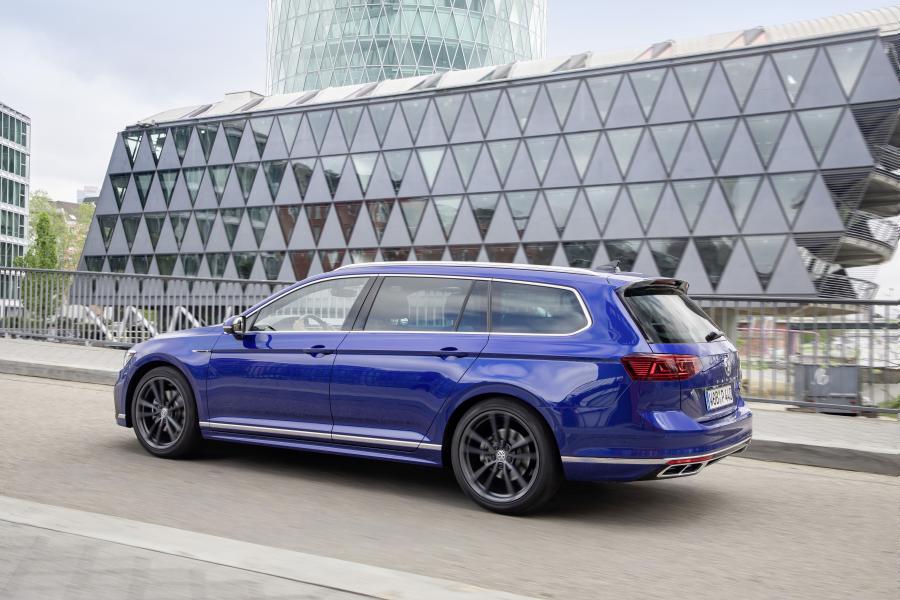  Volkswagen Passat R-Line Variant (B8) 2019 года  (WW) (фото 35 из 49)
